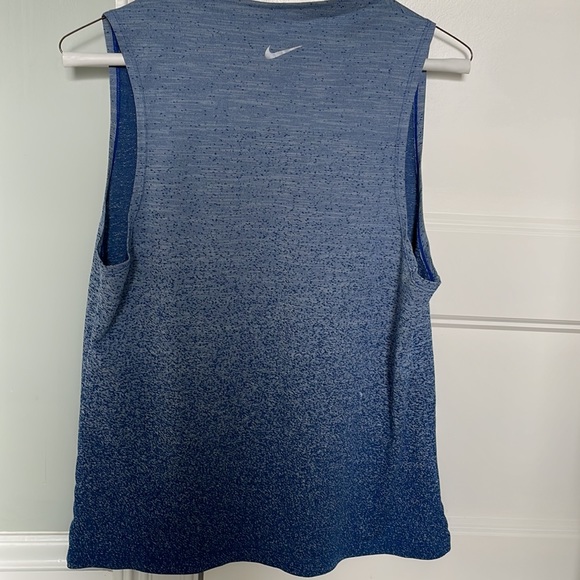 Women’s EUC NIKE Dri-fit L blue ombré tank - Picture 3 of 8